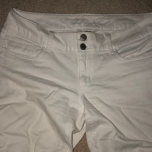 White American Eagle Capris